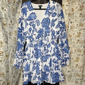 Boohoo Blue and White Floral Long Sleeve Dress
